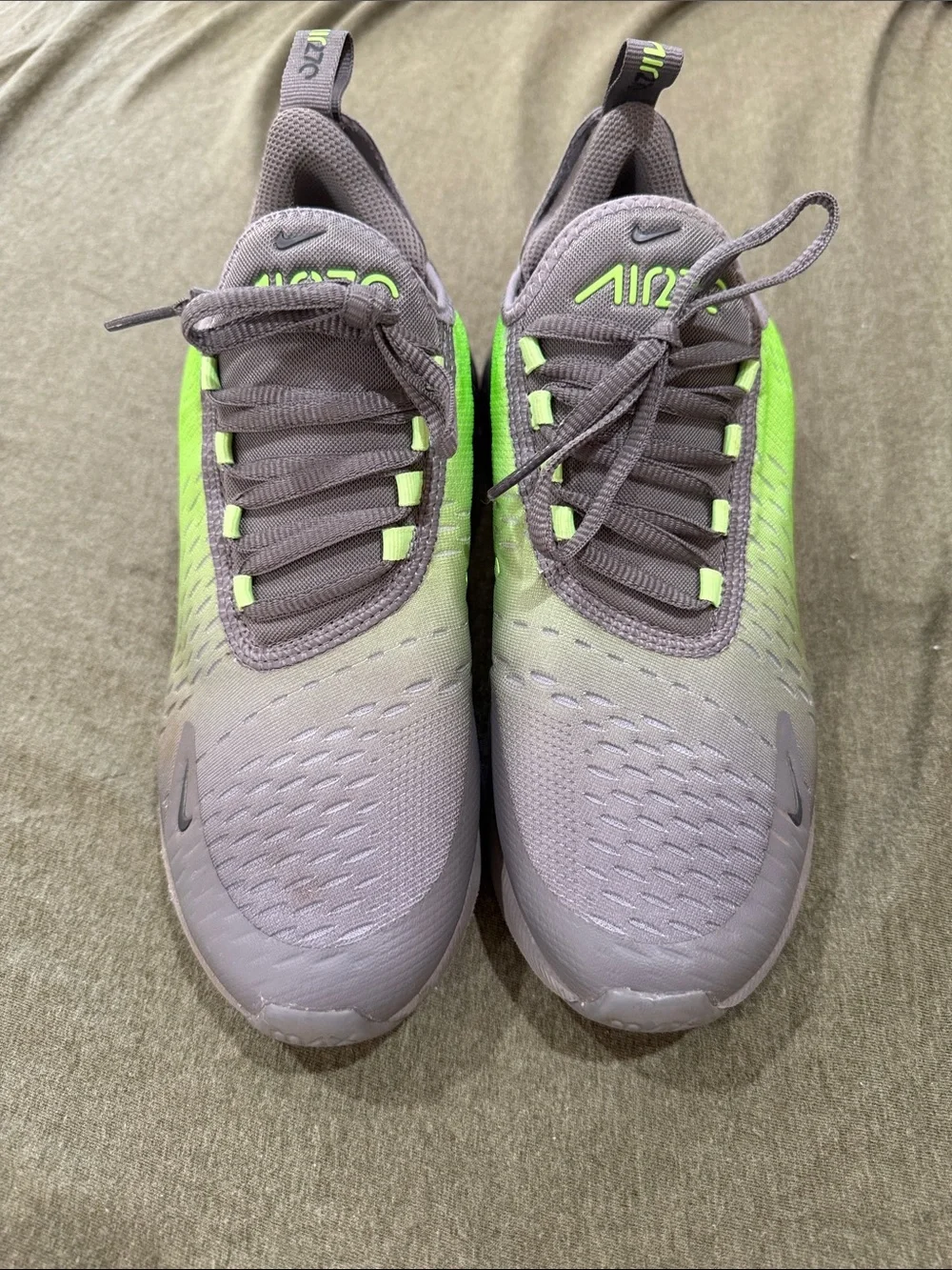 Youth Nike air max 270 with Neon Green Highlights